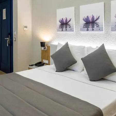 Ariel Hotel *